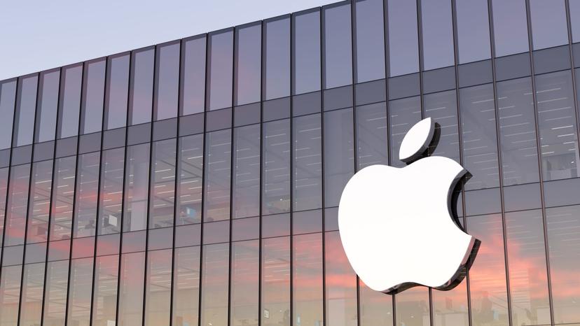 Raymond James Cuts Apple Target to $230 on Tariff Risks, Still Sees Long-Term Upside