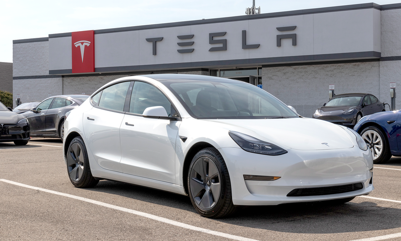 William Blair Downgrades Tesla, Shares Down 7%