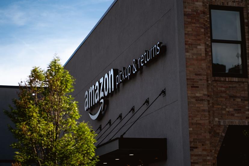Amazon Shares Slip on Tariff-Price Disclosure Row