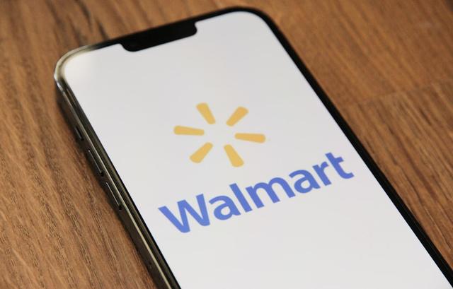 Walmart Shares Fall As Q2 Earnings Miss But Revenue Beats; Outlook Raised