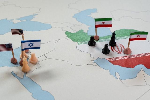 US-Israel Iran Strikes Ignite Hormuz Risk As Oil Jumps