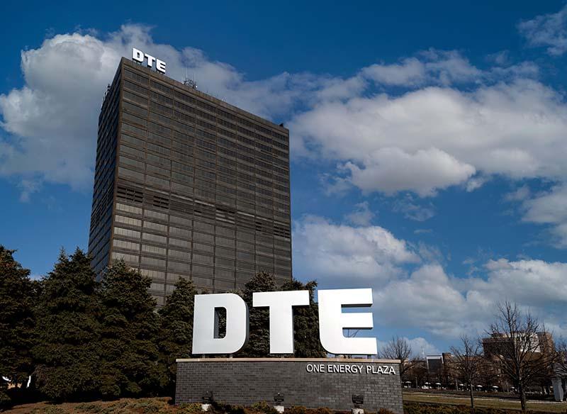 DTE Energy Company (NYSE:DTE) Surpasses Earnings Estimates with Strong Financial Performance